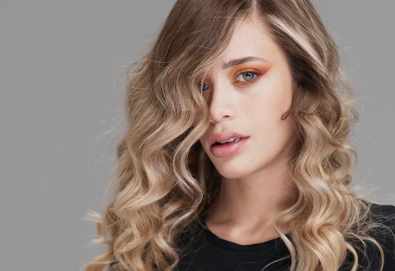 INSTANT BALAYAGE. LUCE  E MOVIMENTO CON DECOLOR B DIAMOND